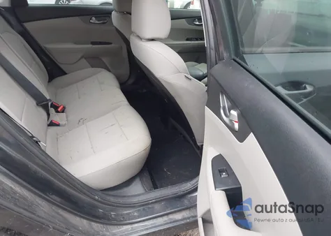 2019 Kia Forte Lxs z USA, uszkodzony, nr VIN 3KPF24AD0KE050839